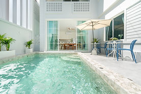 017 7BR Modern Patong Villa Walk to Beach Nightlife