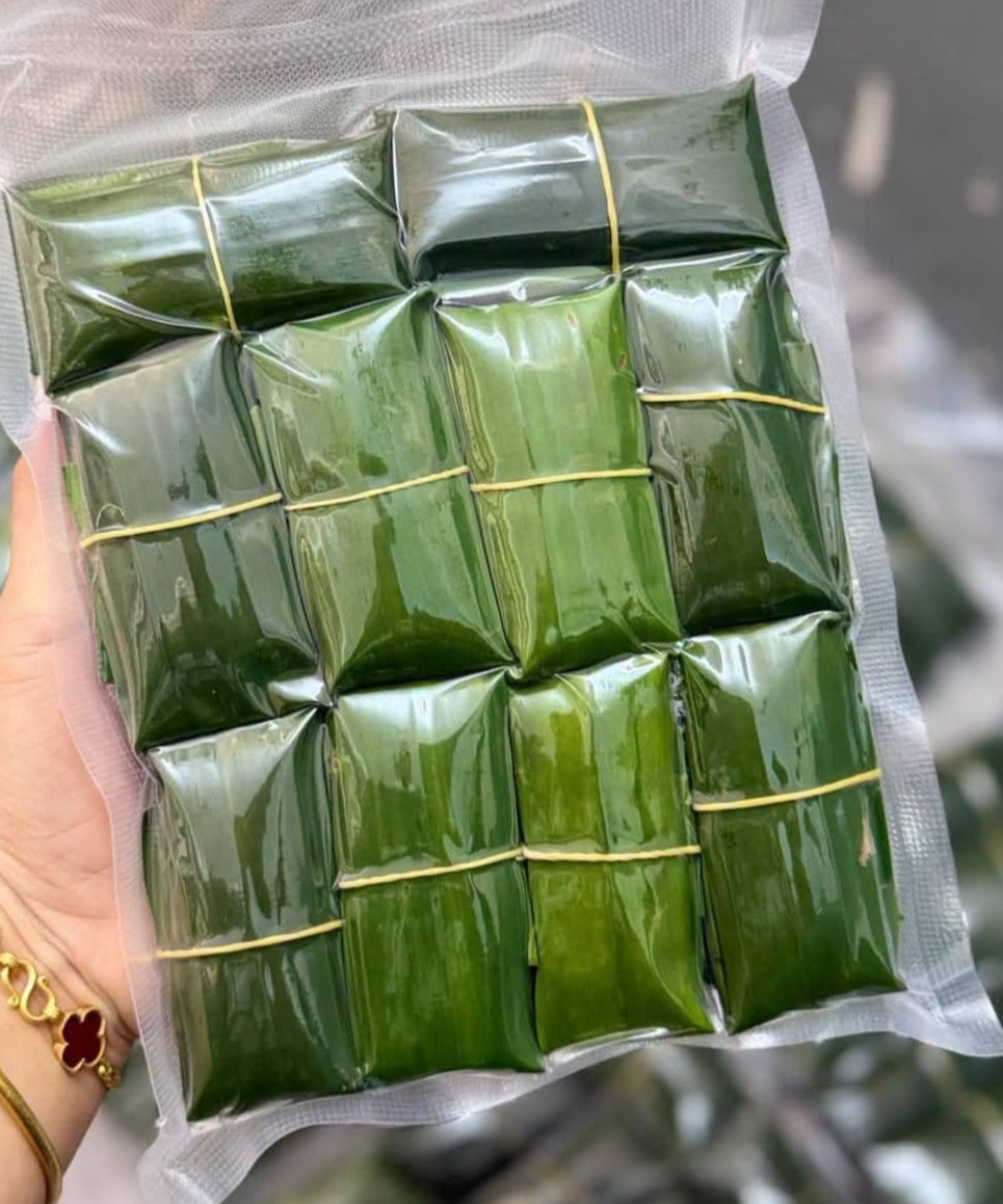 Thumbnail: Raw Nam for Grilled សង្វាក់ឆៅ (500g / 20pcs)(4oz  Dipping Sauce)