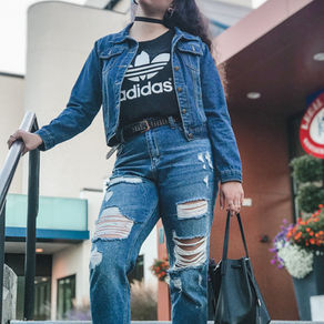 How to create an hourglass figure with no curves