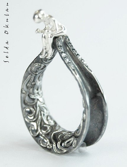 Thumbnail: Single Figure (Gothic) Ring