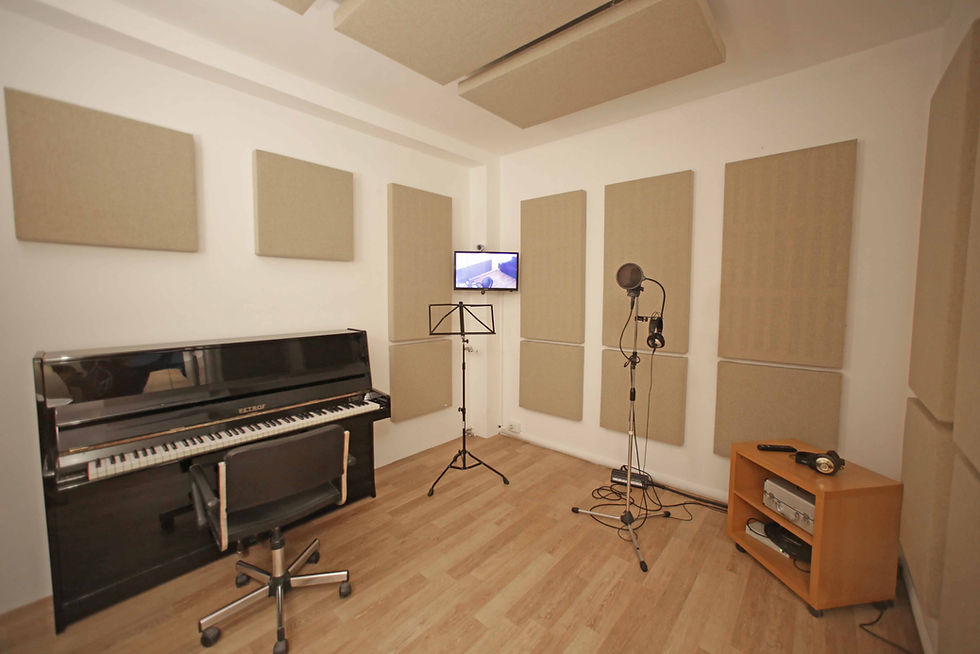 Live room Frigo Studio con pianoforte