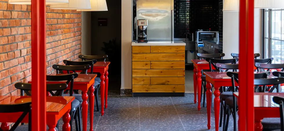Antalya'nın merkezinde kahvaltı dahil uygun fiyatlı butik oteller arasında öne çıkan Hotel 7'nin yeme ve içme alanları.