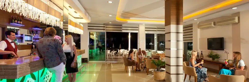 club mermaid village lobby barda akşam 