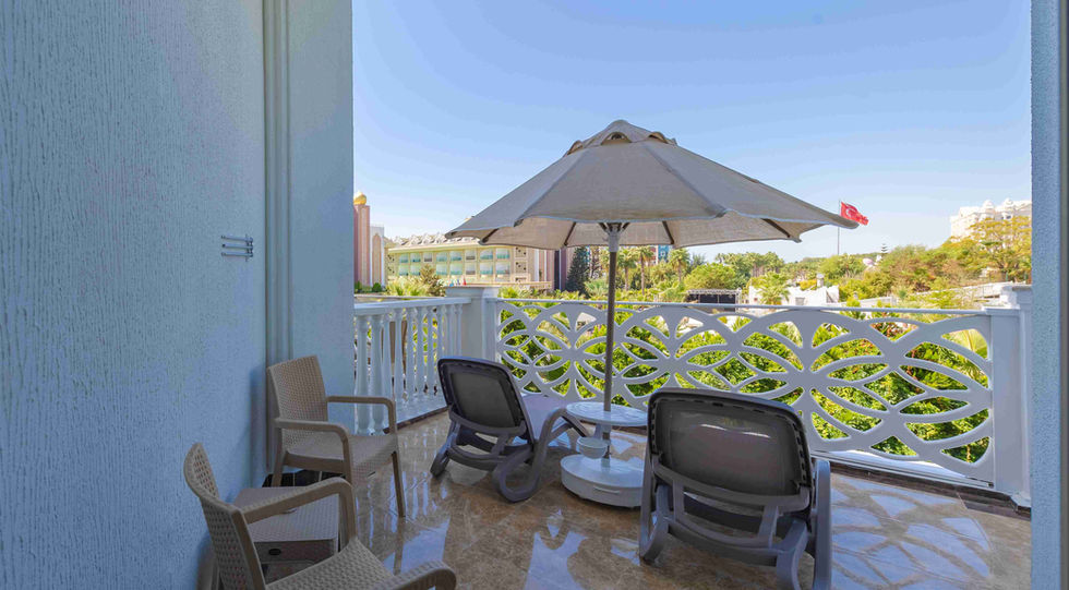 Side Premium Terrace Room 4.jpg