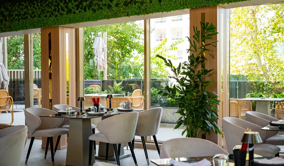 Antalya Lara uzak doğu lezzetleri sunan Sushi Club'ın nezih ortamı.