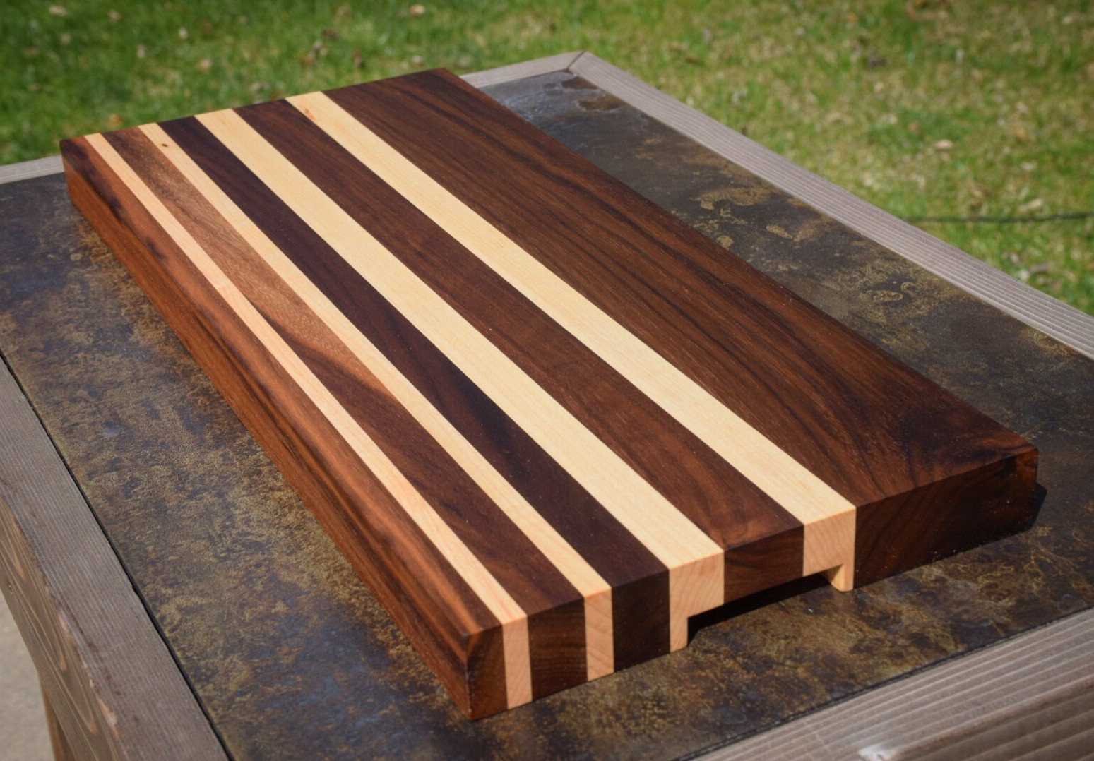 Linear Cutting Board with Finger Grip
