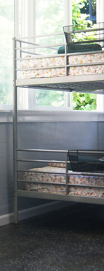 10 bed mixed dorm Waikiki Beach