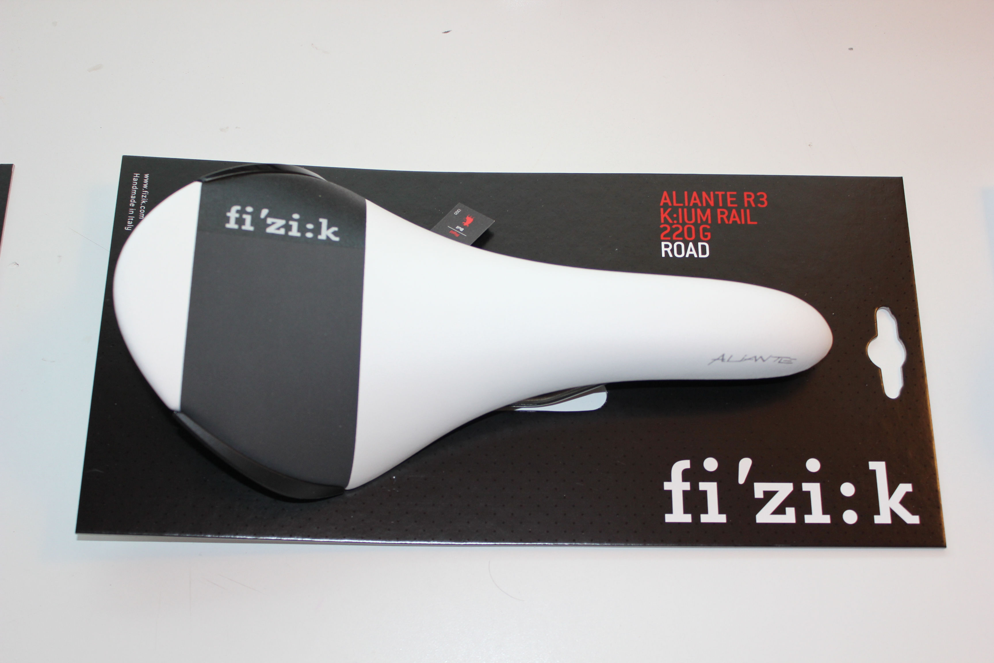 Sella CORSA FIZIK Aliante R3 Kium