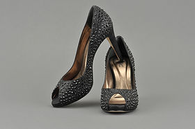 Tacchi neri peep-toe 