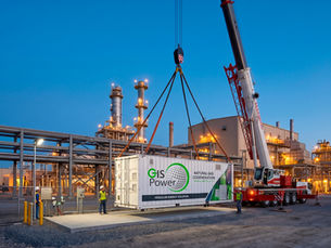 Lo que la LESE 2025 hace posible en papel, GIS Power lo instala en sitio. Un módulo de cogeneración a gas natural siendo posicionado en una planta industrial — energía propia, marco legal vigente y operación que comienza en días, no en años. La nueva regulación no es solo una ley: es la puerta de entrada a la independencia energética industrial.