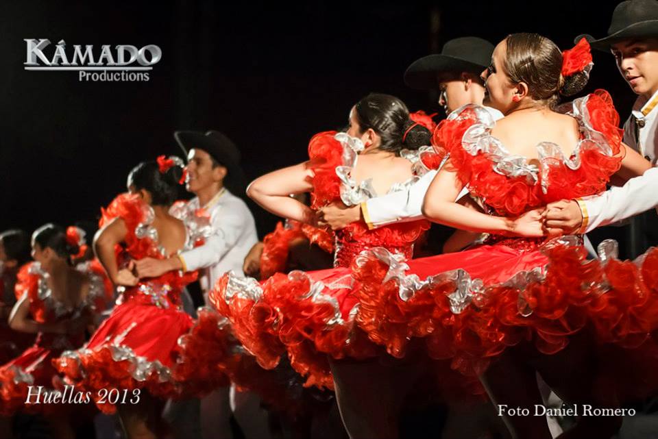 Huellas Folcloriada 2013