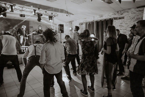 Photographe mariage Nantes. Photographe mariage loire atlantique. Photographe mariage rock nantes. Photographe de mariage Nantes. Photoreportage mariage Loire Atlantique. Photographe mariage Pays de la Loire. Photographe mariage Rezé. Tsar groupe metal.