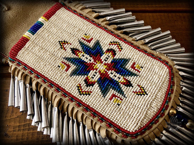 Beaded "Lakota Star" Smartphone Pouch (i-phone 8 Plus ver.) 3