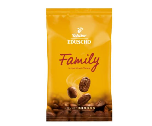Tchibo Eduscho Family coffee bag, invigorating and strong with coffee beans.