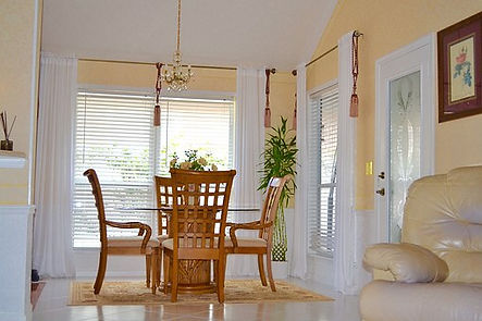 elegant-room-1129795__340.jpg
