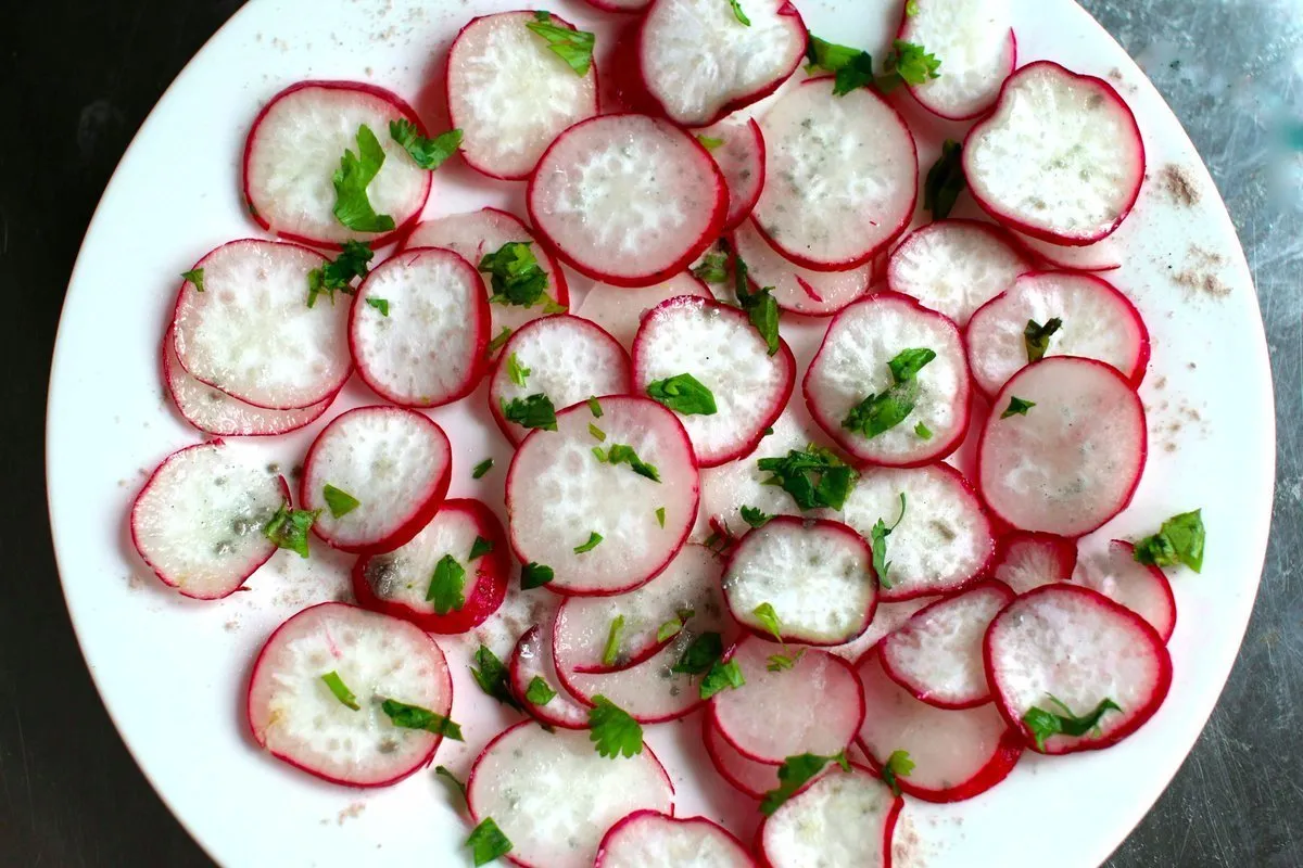 Red-Radish-salad.webp