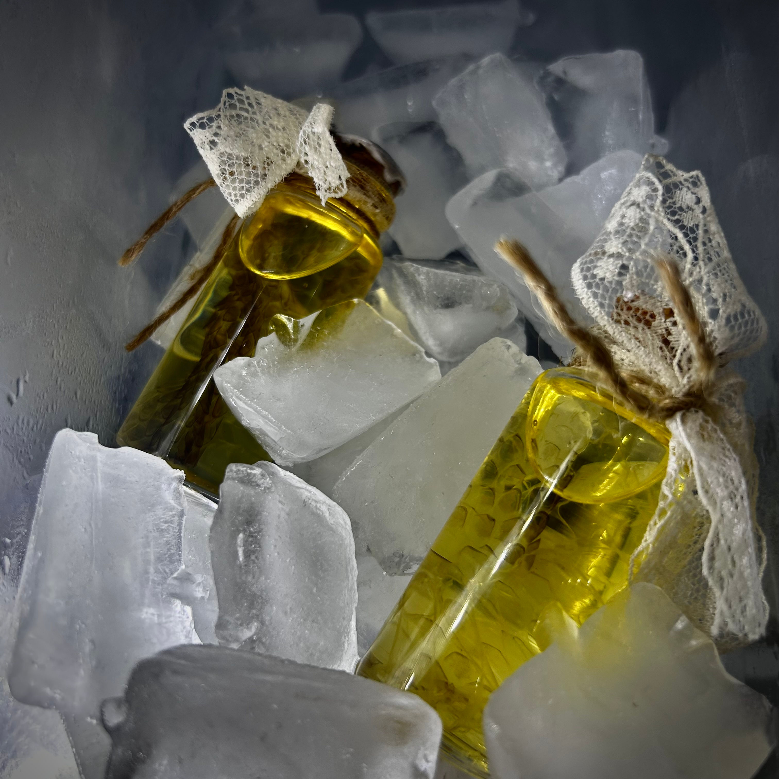 Schlange im Glas gelb