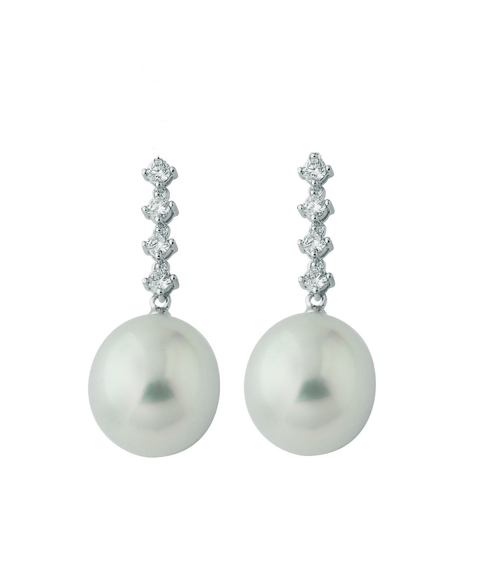 Boucles d’oreilles en Or blanc, Diamants et perles des mers du sud