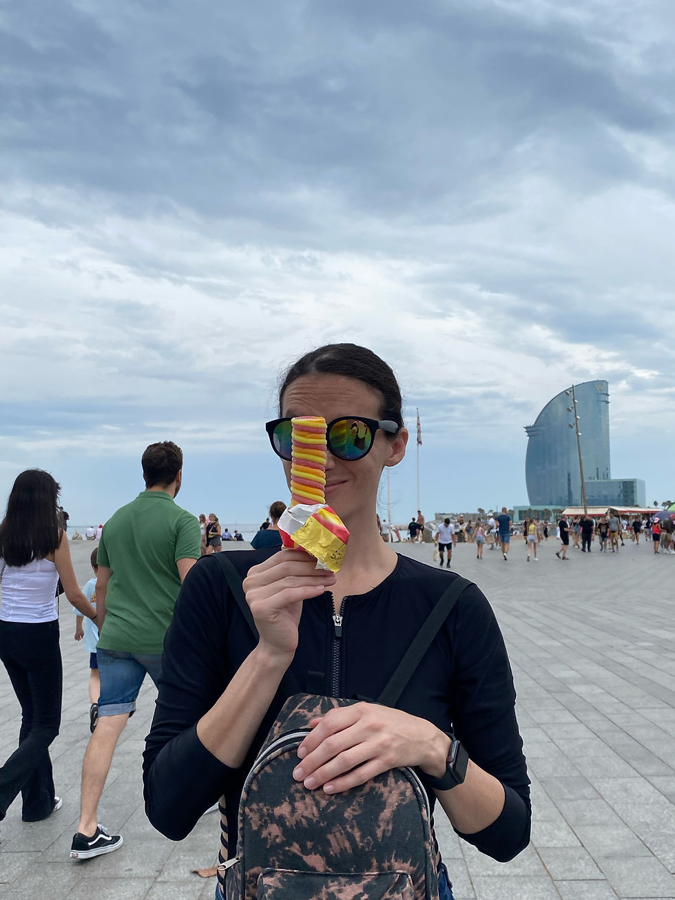 Taylor with Popsicle at Barceloneta