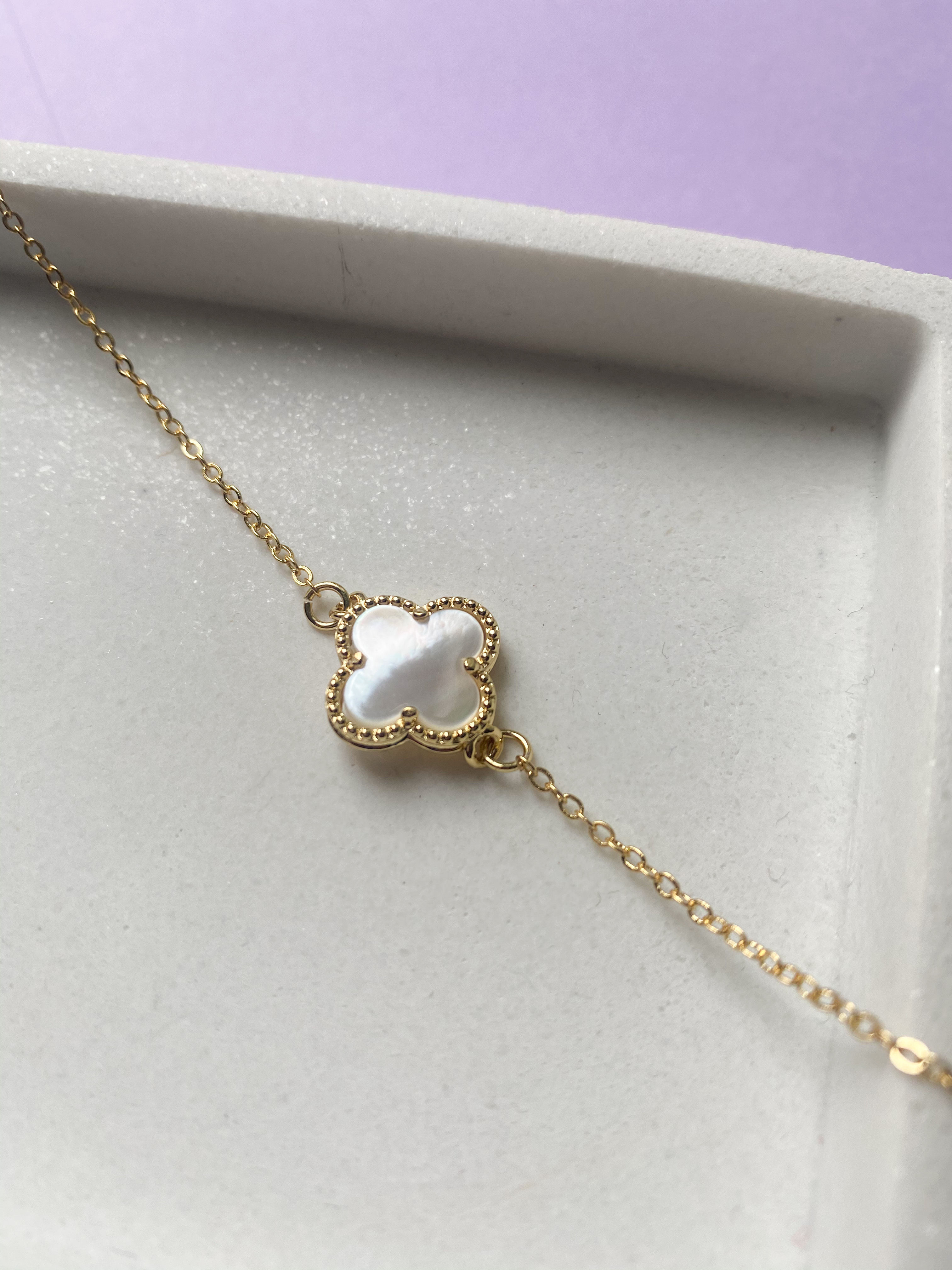 Shell Clover Bracelet