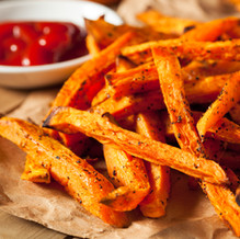Knusprige Süßkartoffelpommes aus regionalen Bio-Süßkartoffeln aus der Lüneburger Heide