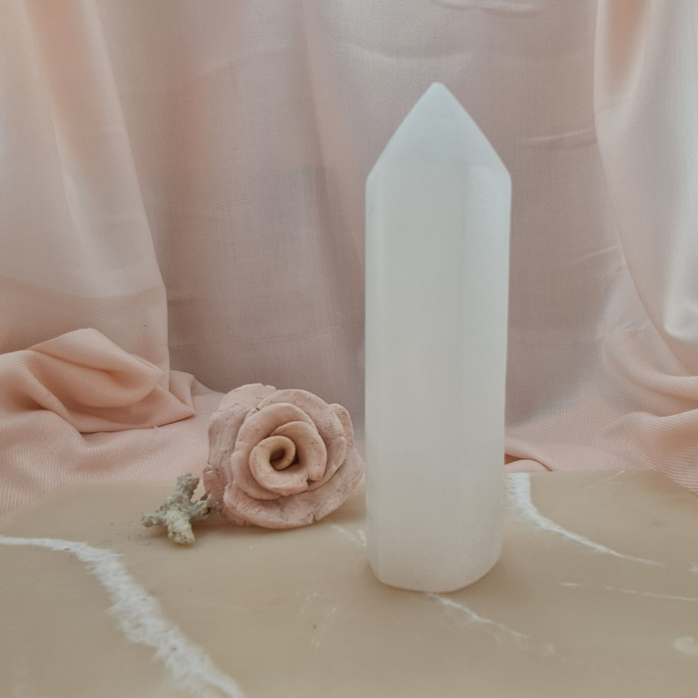 selenite generator 14cm tall