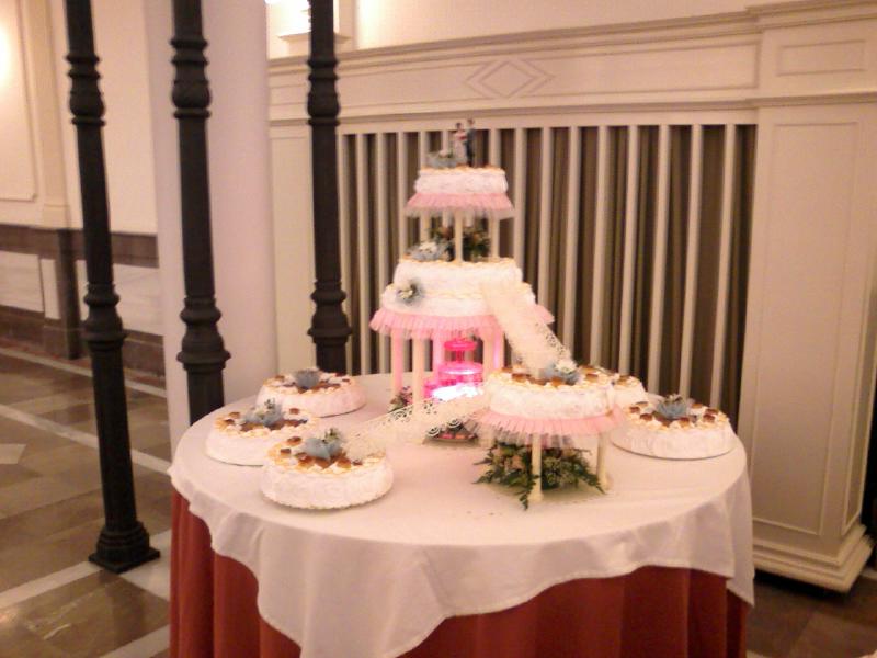 Tarta de boda con fuente.