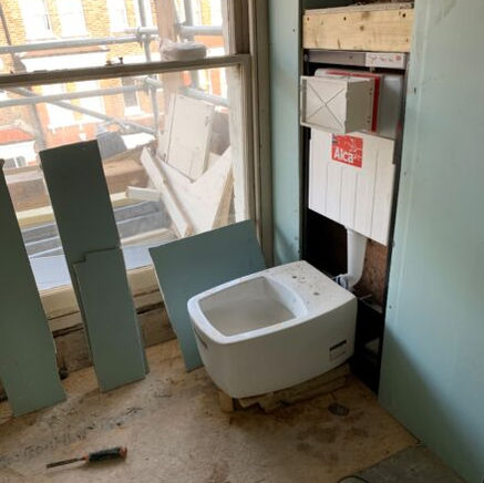Company and director fined after HSE inspectors find unusable toilet