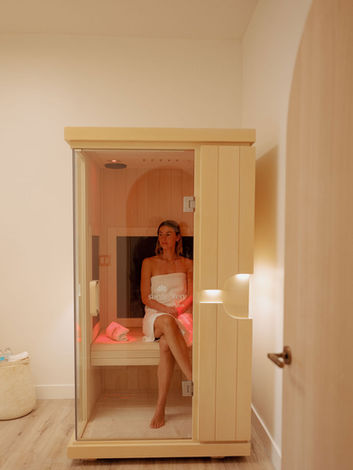 Red infrared sauna at Lymphatic By Siane Spa.