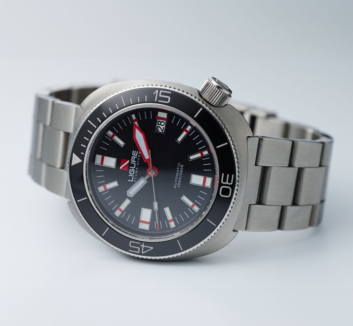 Black and silver Prototipo 25-10 diver's watch