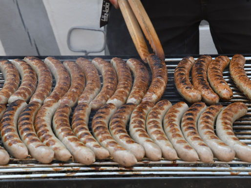 Würste auf dem Grill