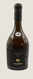 Mega Spileo Orange Wine 2017 Flasche, Natural Wine, mit schwarzem Etikett vor neutralem Hintergrund.