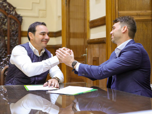 El Gobernador suscribió un convenio con el intendente de Mocoretá para obras urbanas en la localidad