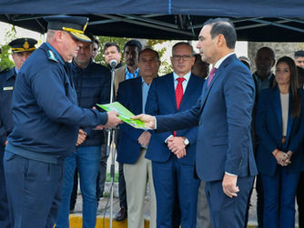 Valdés entregó más de 100 vehículos a la Policía para fortalecer la seguridad de los correntinos
