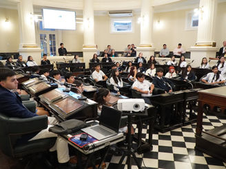 Experiencia educativa: 48 estudiantes correntinos asumieron como senadores jóvenes