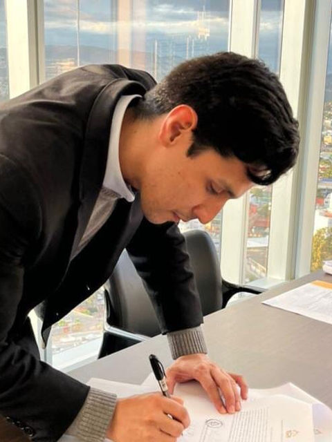 Carlos Estrada tiene dos cargos en el gobierno de Xiomara Castro, pero solo recibe un sueldo