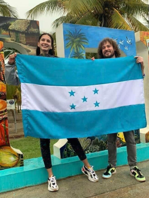 Luisito Comunica ya se encuentra en la ciudad de Tela 