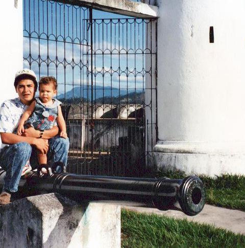 Hijo del expresidente Hernández rompe el silencio y defiende a su padre