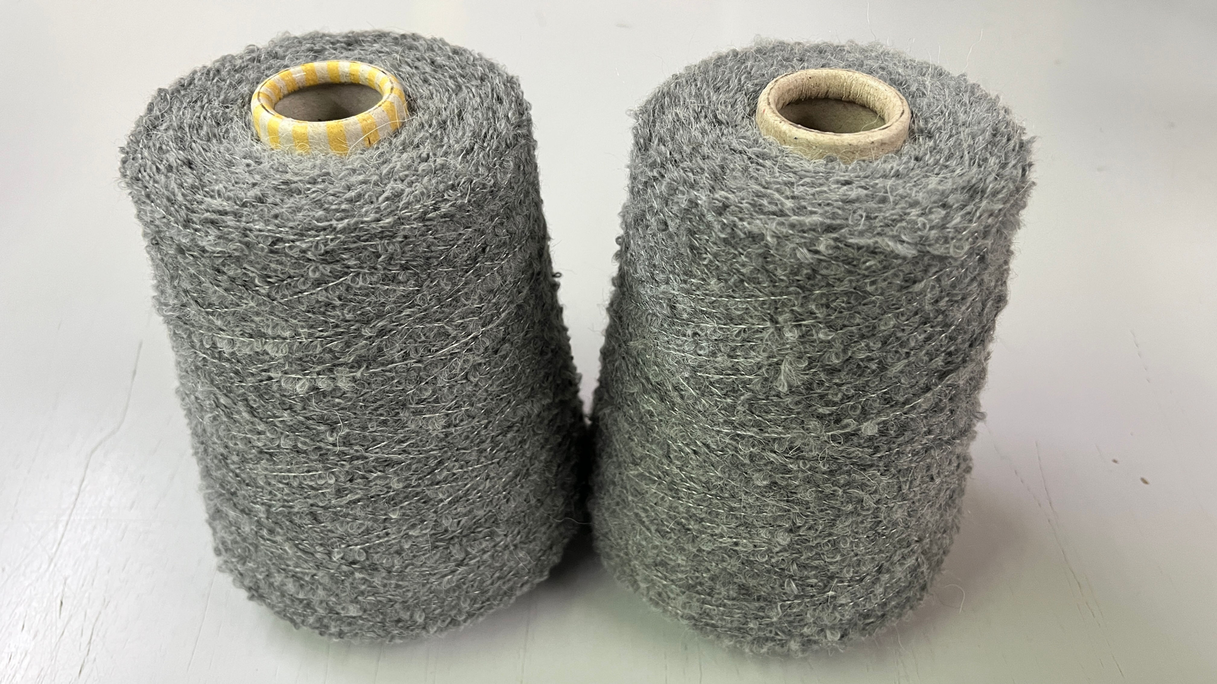 23% WolleMerino 23% Alpaka 52% Polyacryl 2% Elastan Nm 4