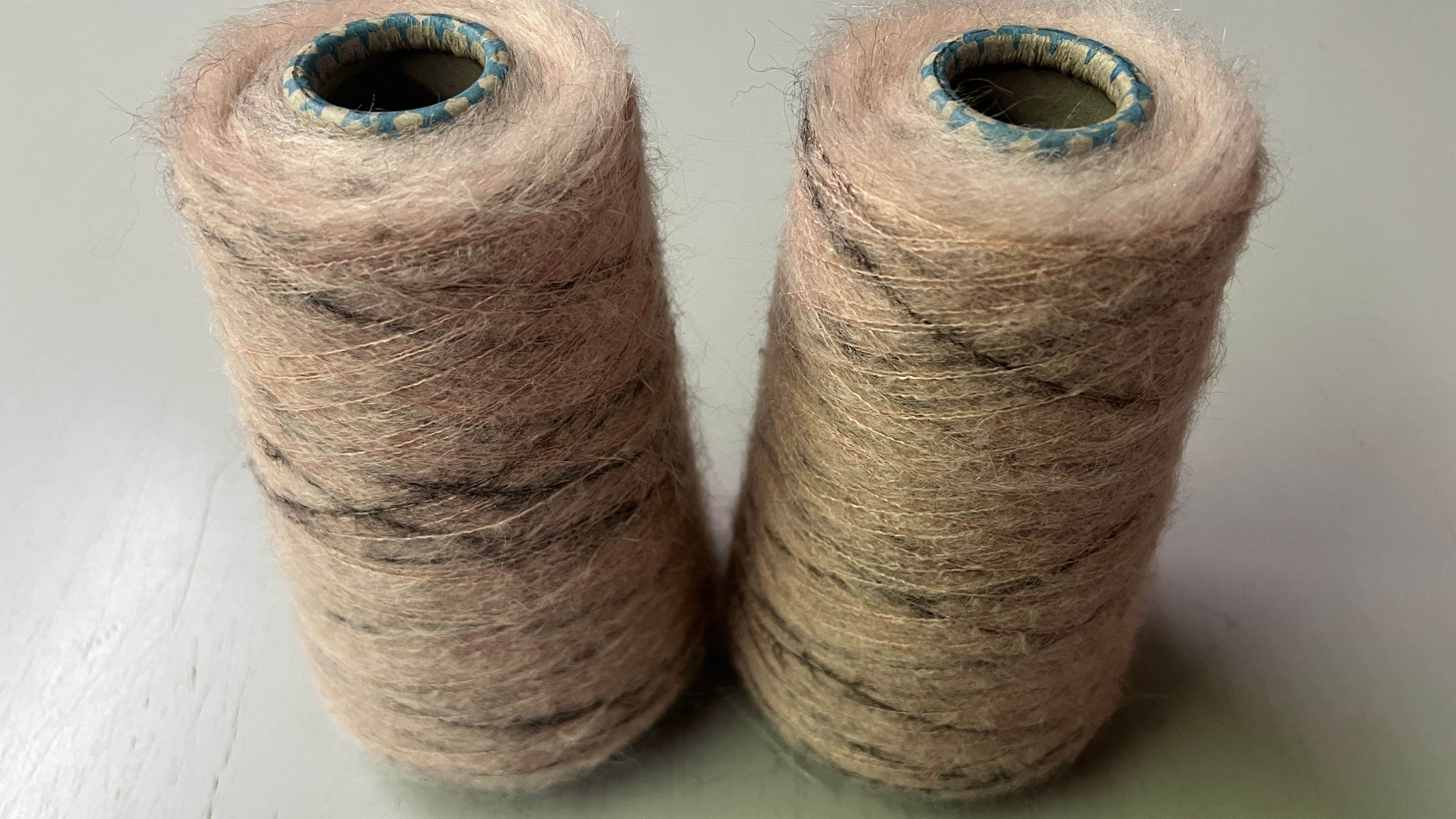 67% Mohair 3% Merino 30% Polyamid  Nm10  " Aurora "