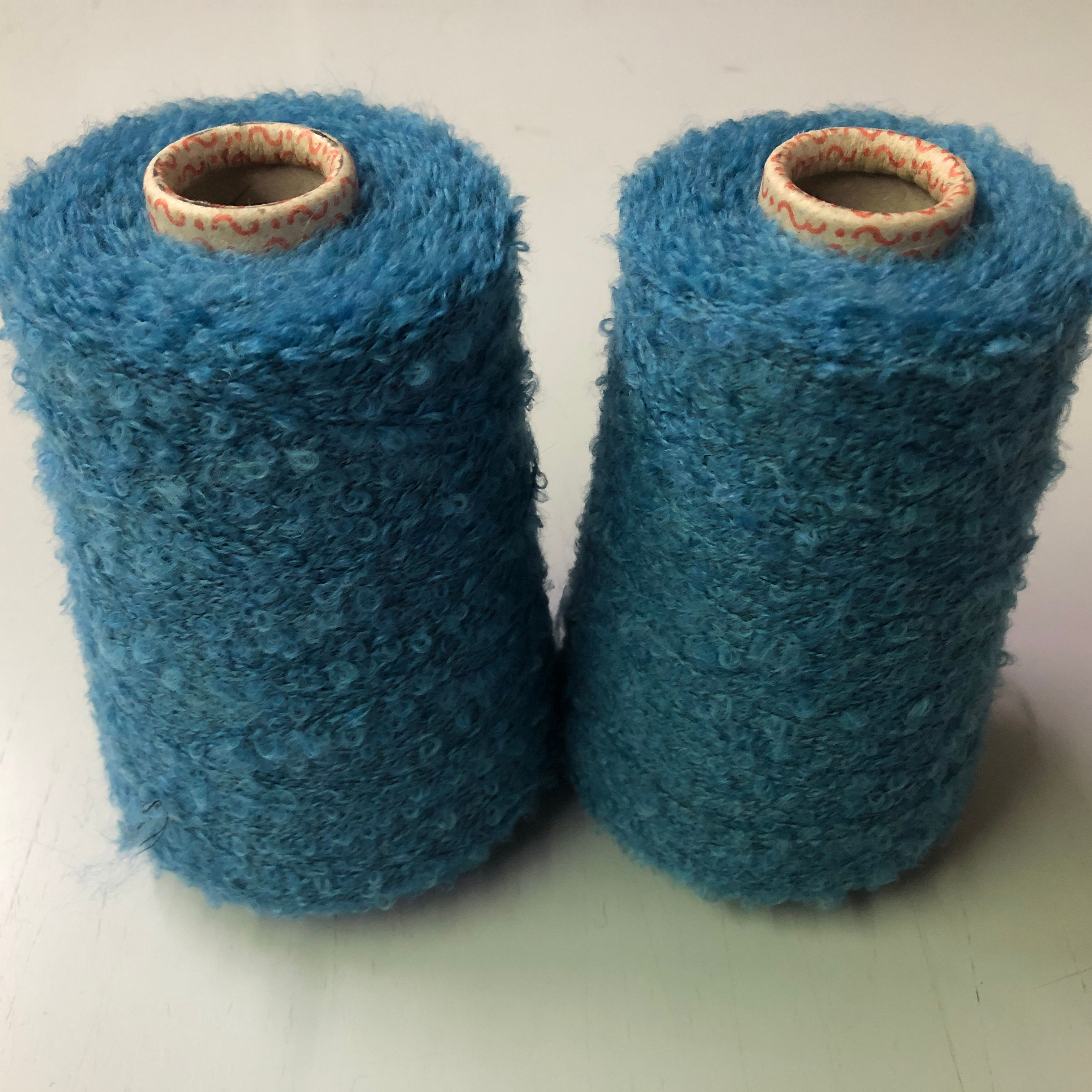 90% Schurwolle  10% Polyamid  Nm 4,5