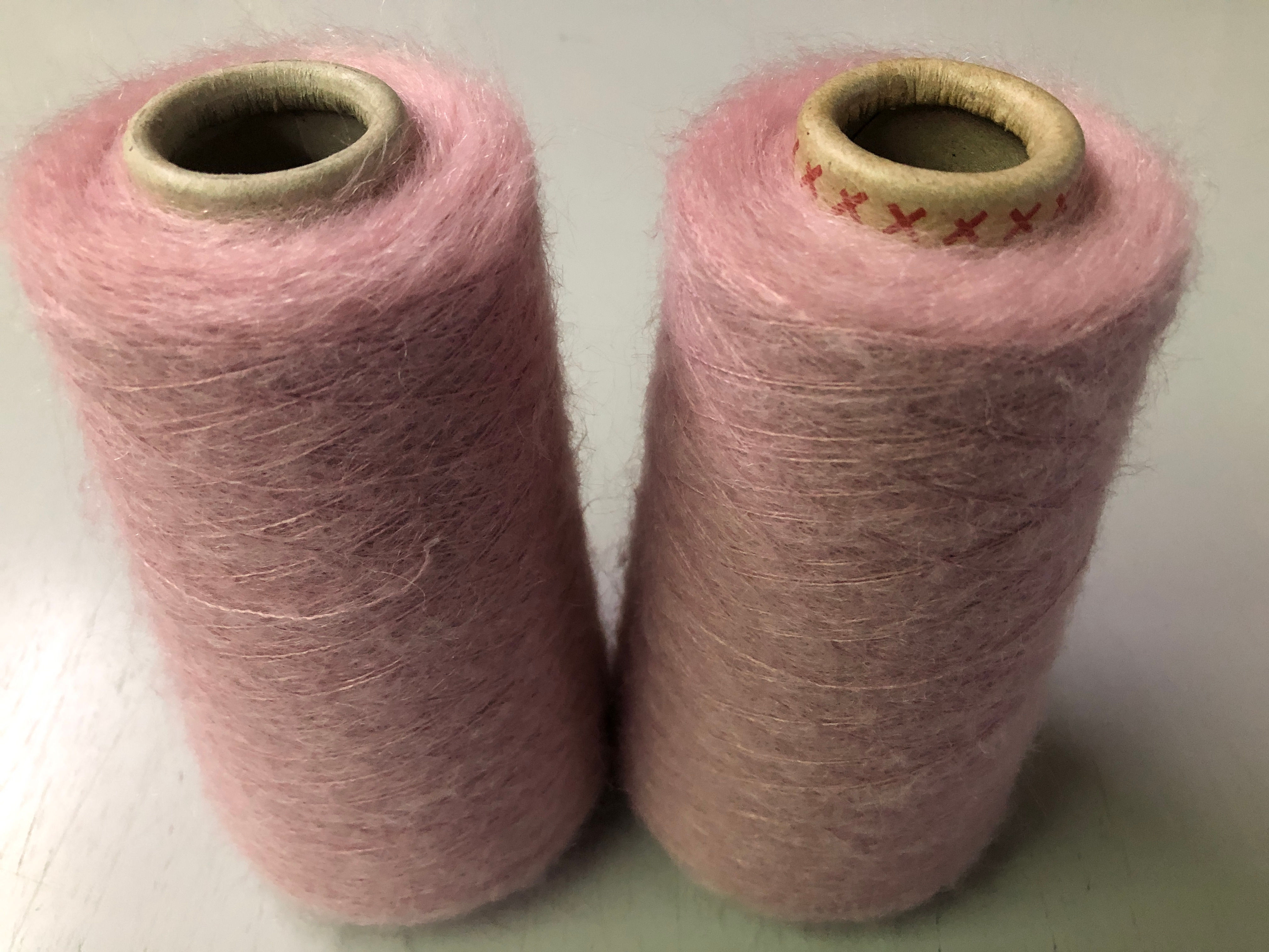 50% Mohair 20% Merino 30% Polyamid Nm10 " Cigno "