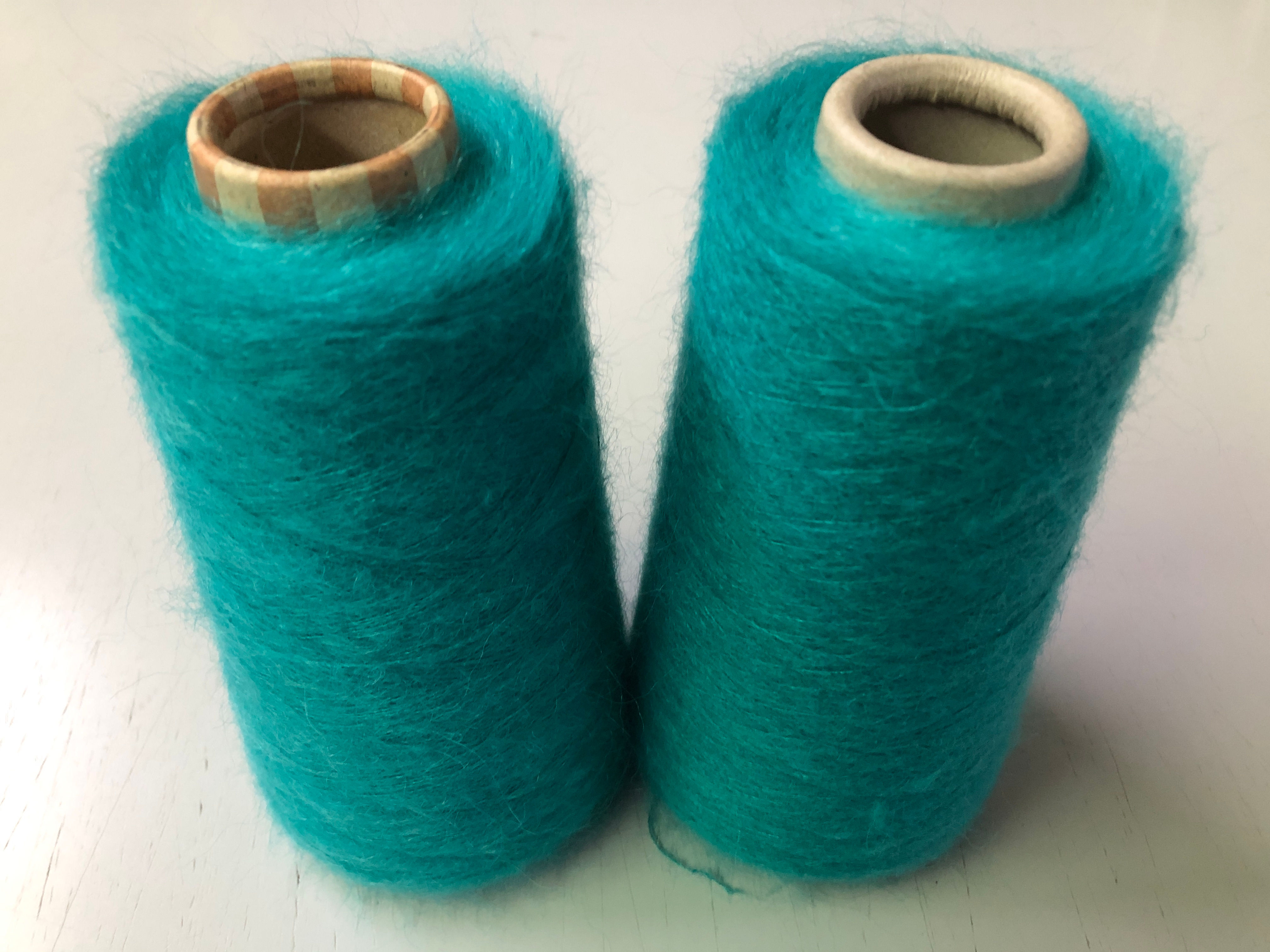 50% Mohair 20% Merino 30% Polyamid  Nm10  " Cigno "