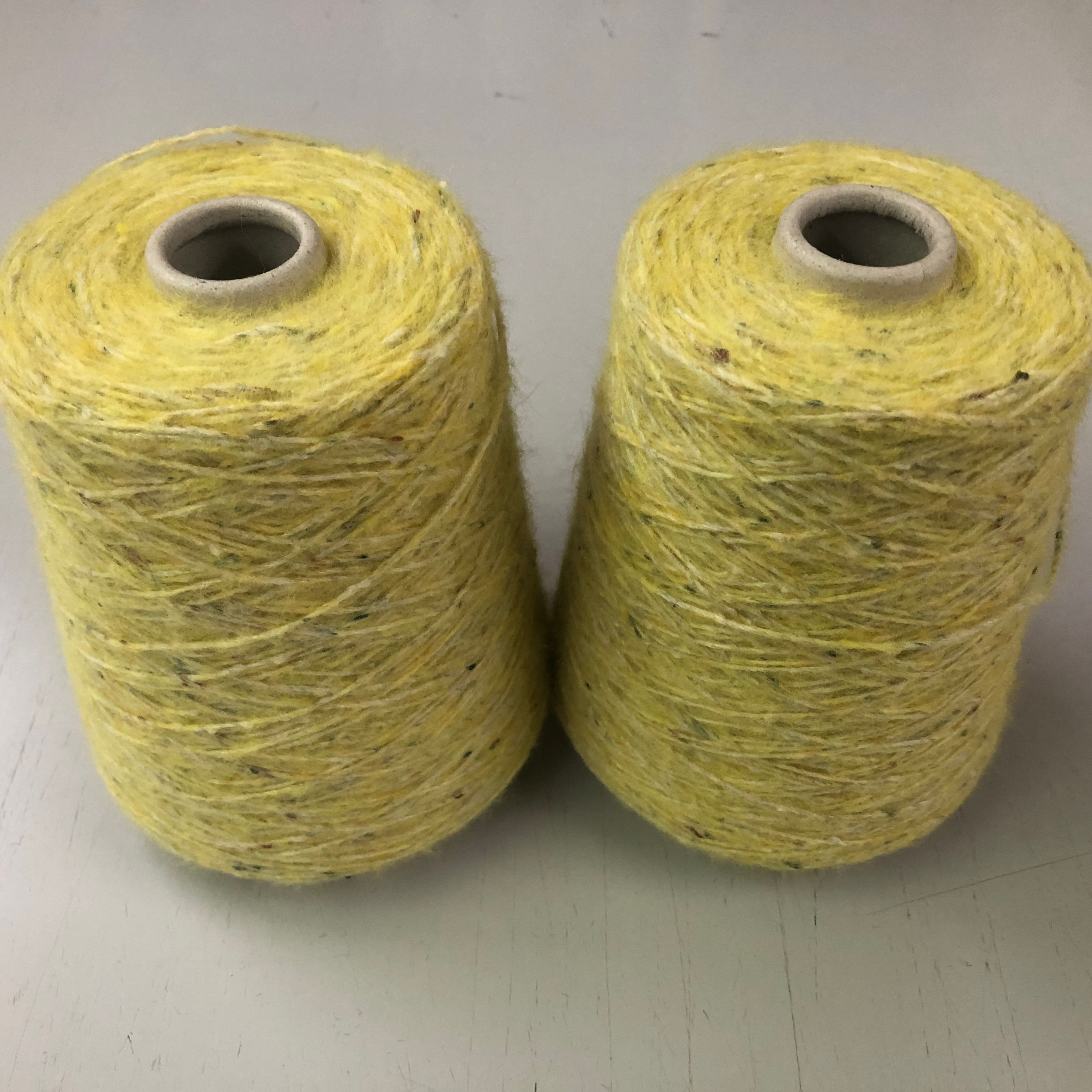 53% Wolle 23% Polyester 12% Polyamid 12% Polyacryl Nm 2,5