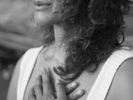 Antes de emprender hacia fuera: el viaje interior de la mujer sabia