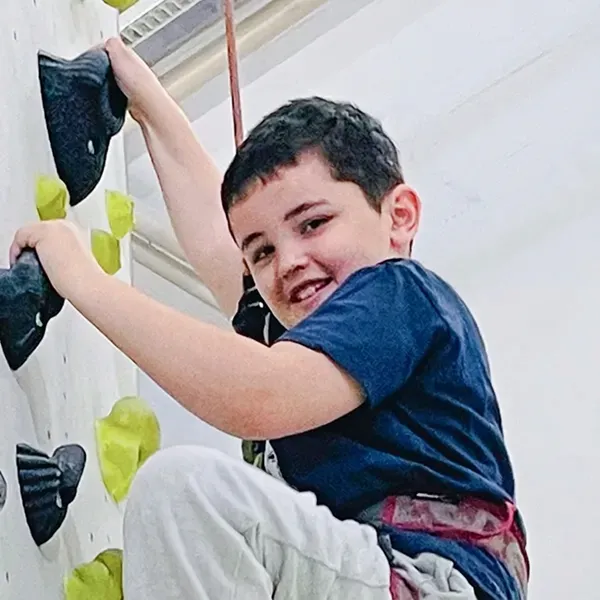 Aleksej beim Paraclimbing