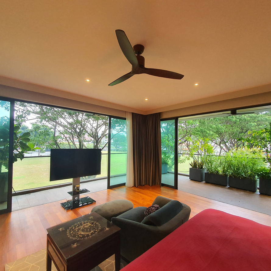 Wake up to a 180 degree astonishing and unblocked view of nature