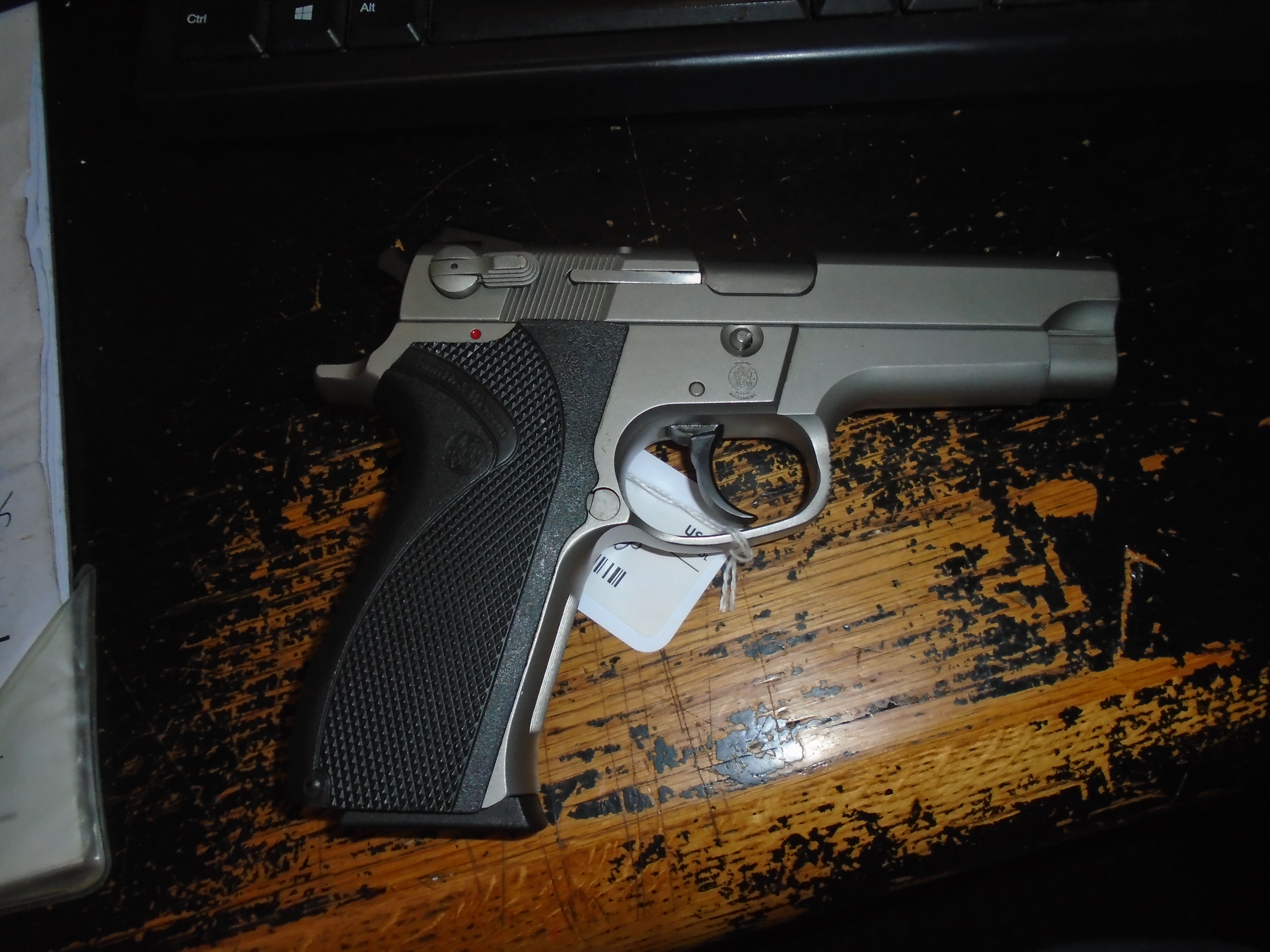 SMITH & WESSON 5906 9MM 3 MAGS