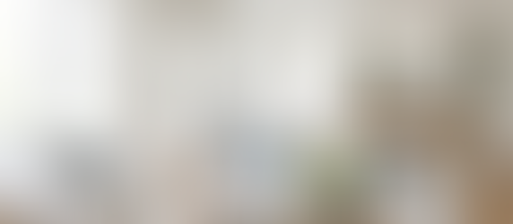 Modern gemütlich im Sommer einrichten – dein Zuhause in hellen Naturtönen stylen