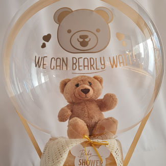 Teddy Bär im Ballon als Baby Geschenk